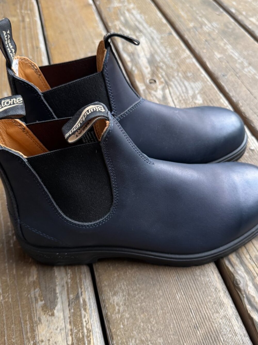 NWOT Blundstone Navy Blue Leather Chelsea Boots in Women's 11/Men's 9.5 - Picture 2 of 12